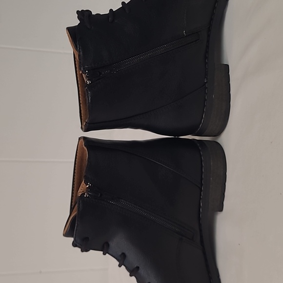 Eurosoft by Sofft Women's Winterbury Lace Up Ankle Boot Black NWOT Sz 7 - Picture 3 of 11